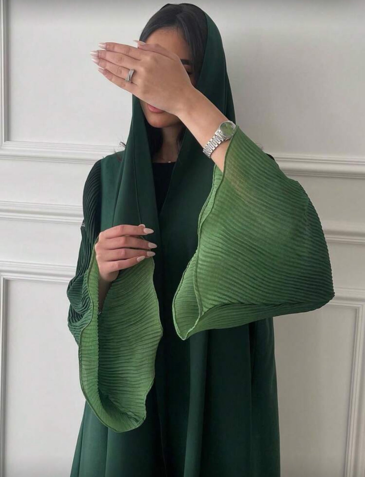 فستانەکێ درێژ ب رەنگێن تێکەلکری