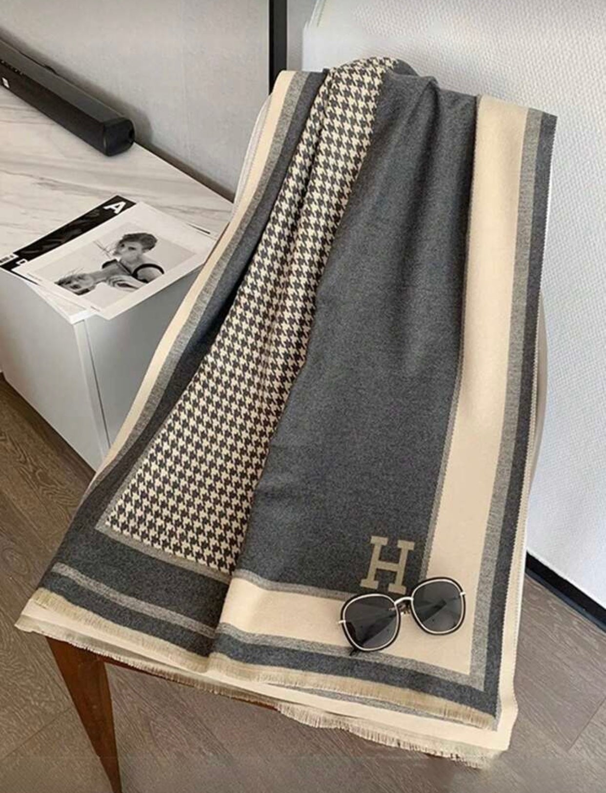 FADZOYLE Elegant Plaid Square Scarf for Women