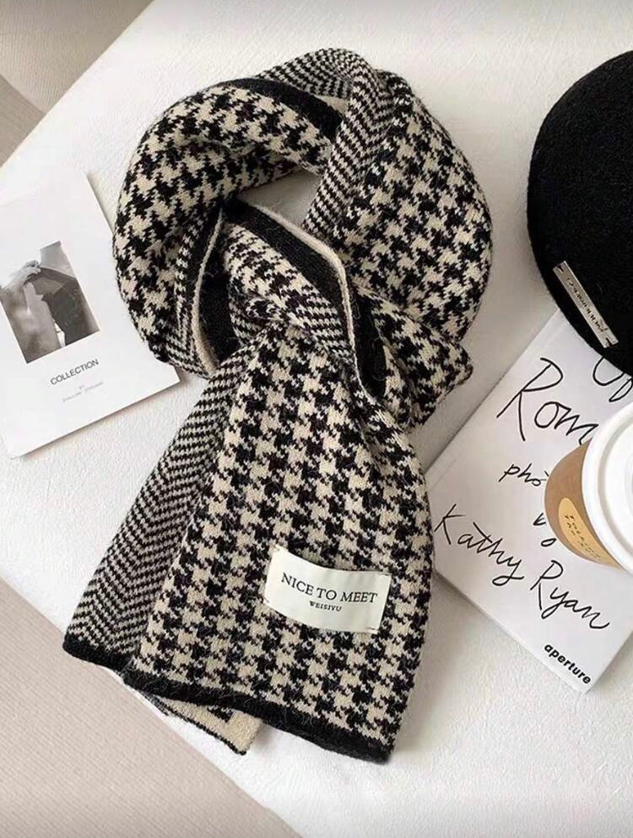 Stylish Checkered Pattern Scarf for Girls