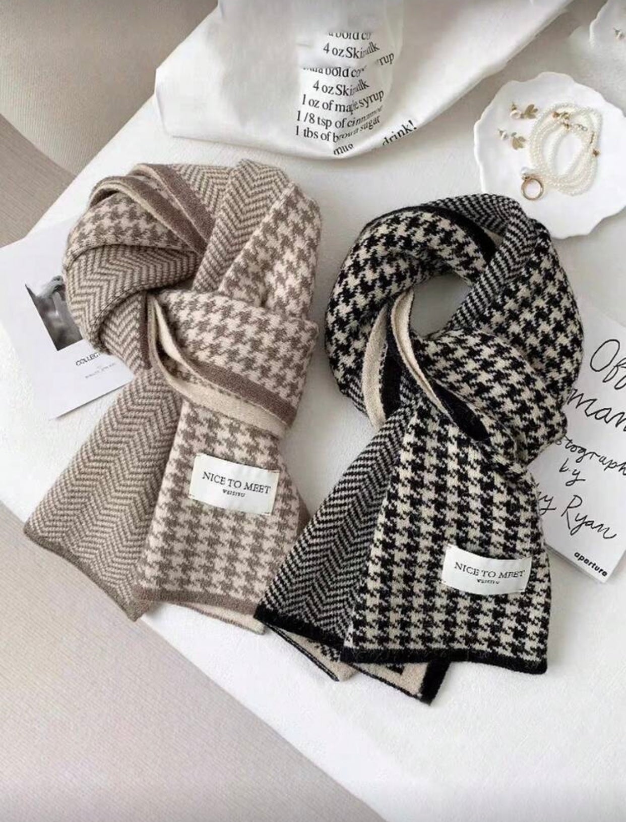 Stylish Checkered Pattern Scarf for Girls