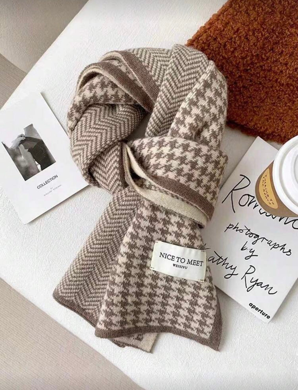 Stylish Checkered Pattern Scarf for Girls