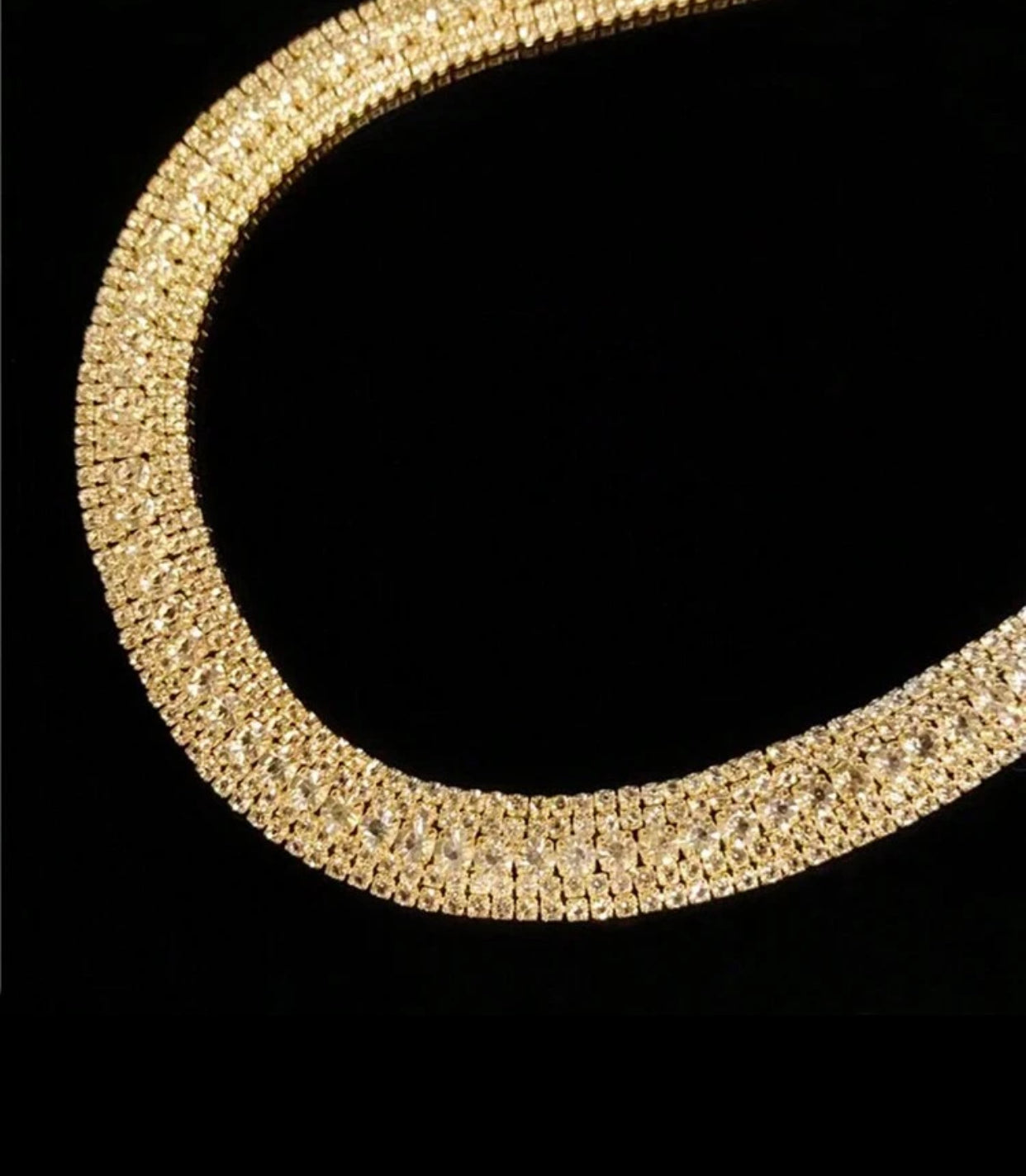 تەقمێ گەرەدانە و گوهارێن زێڕی یێن بریقەدار