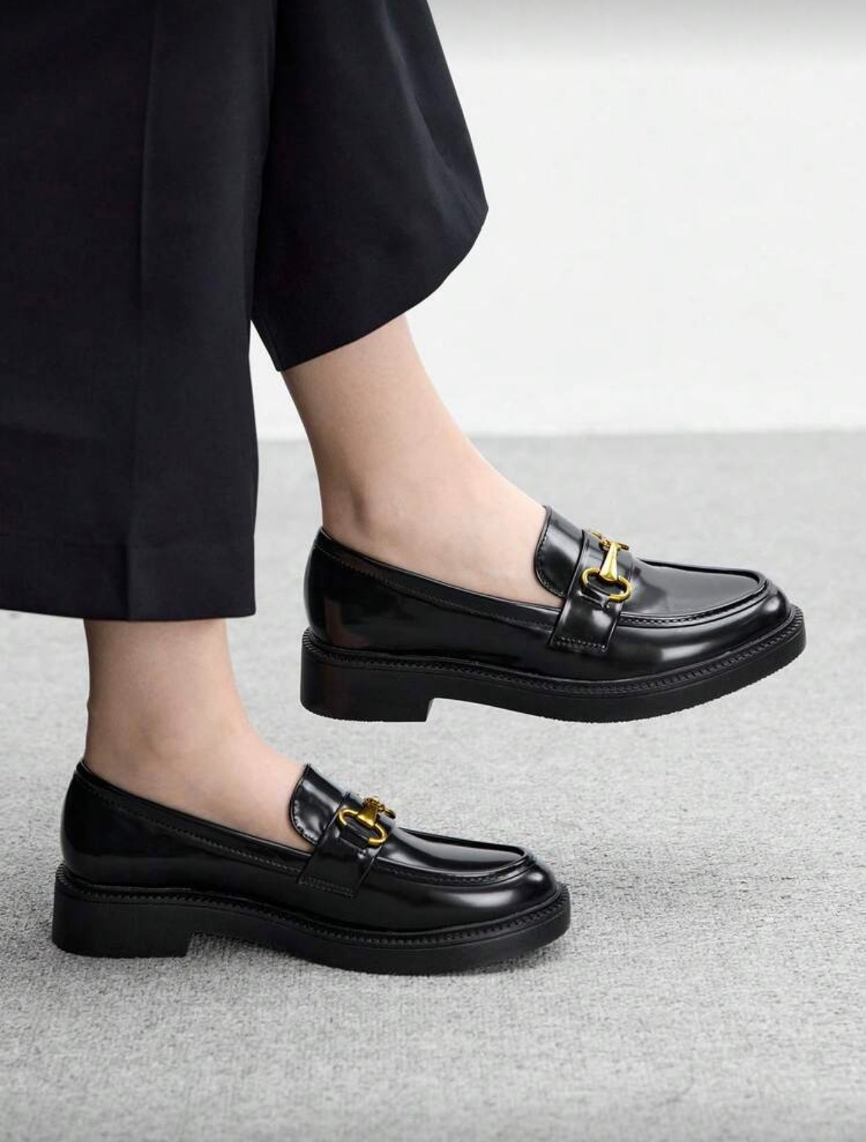 حذاء لوفر نسائي مريح بنعل سميك