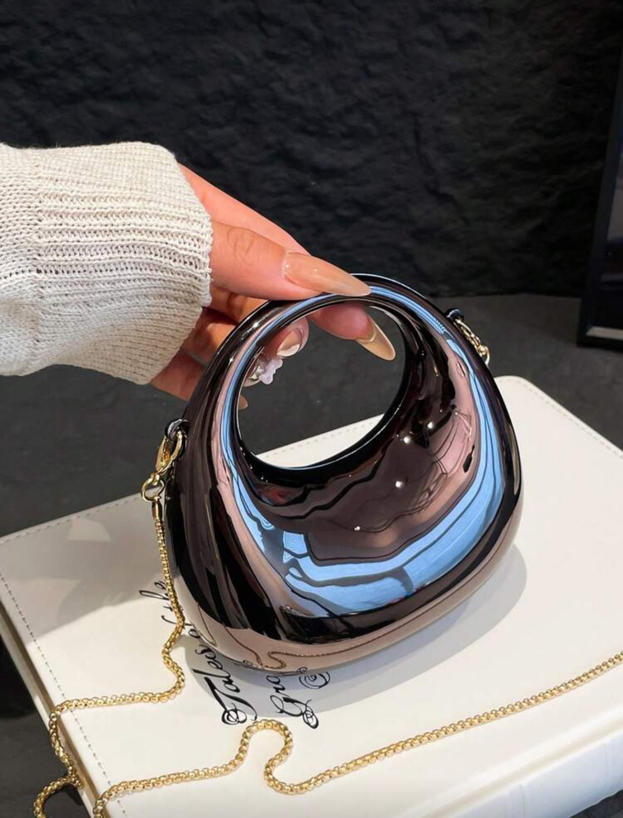  حقيبة يد نسائية أنيقة من الأكريليك