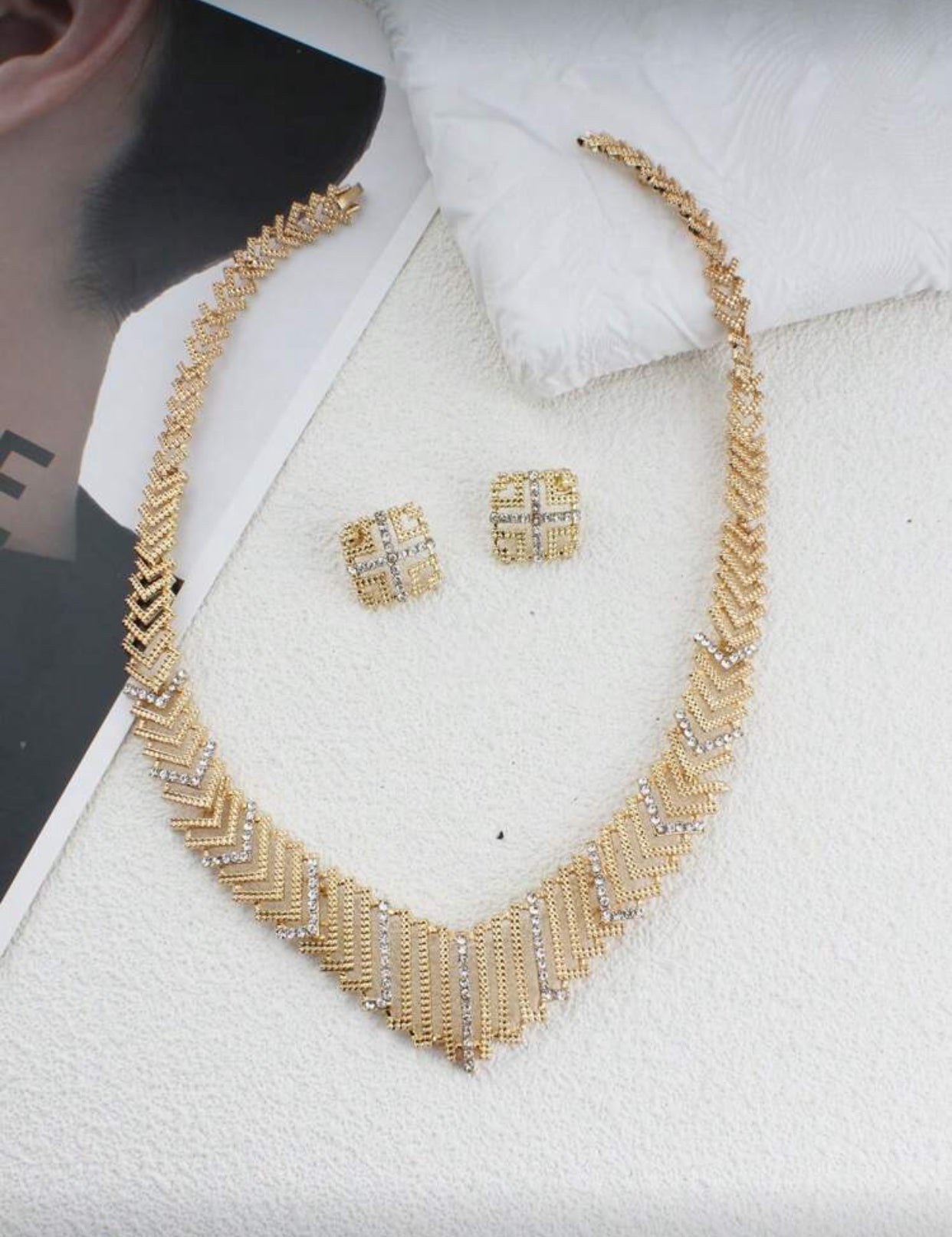 طقم مجوهرات نسائي فاخر مرصع بالراين