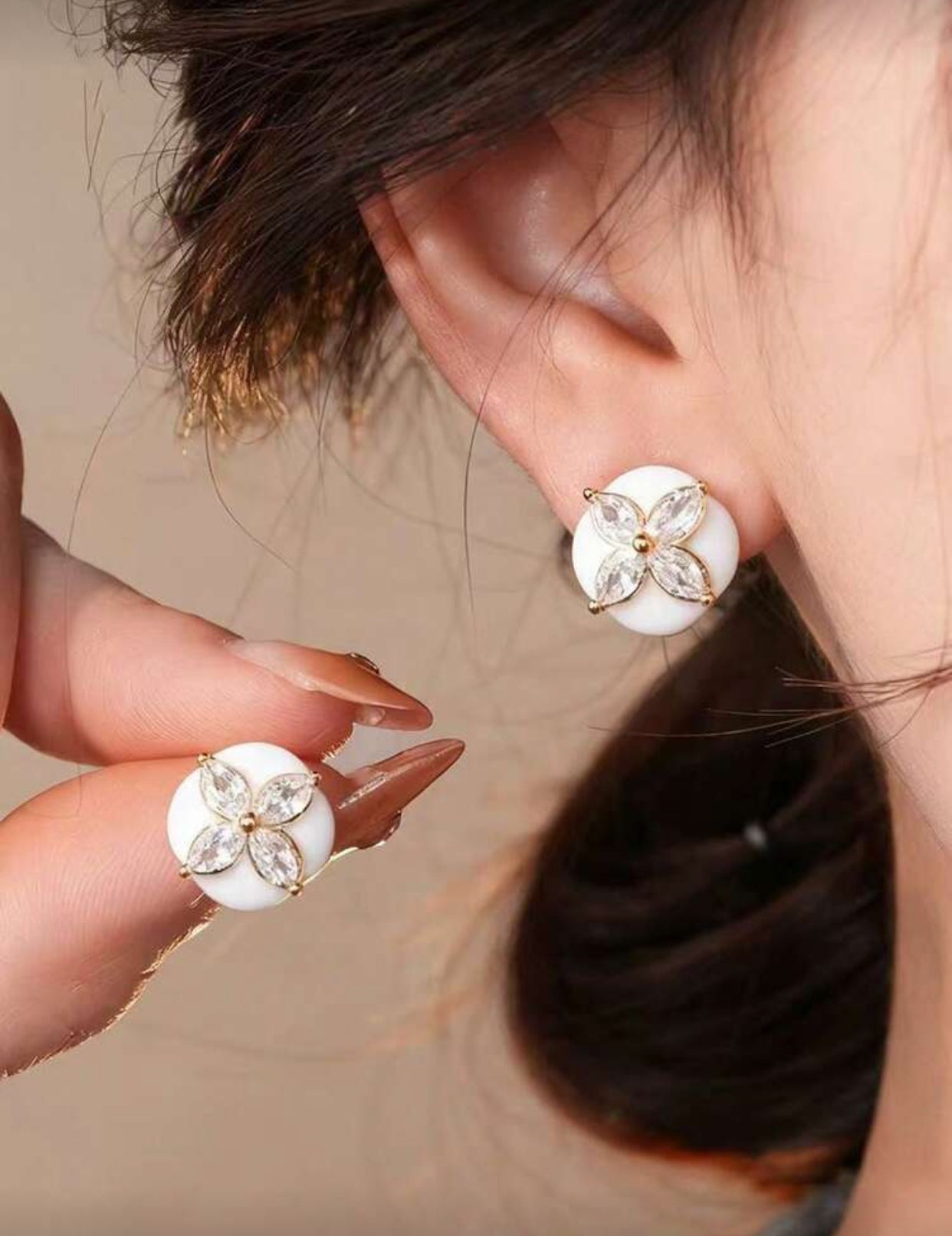 أقراط سمك منسوجة زجاجية أنيقة