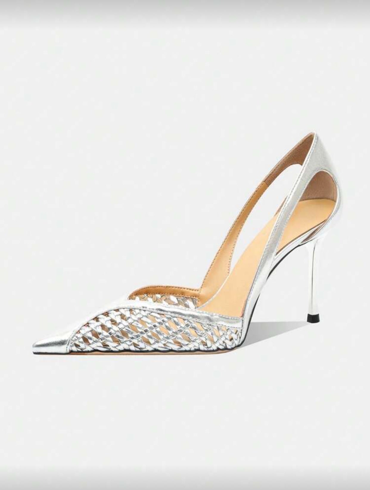 صندل نسائي كعب عالٍ بتصميم منسوج مميز