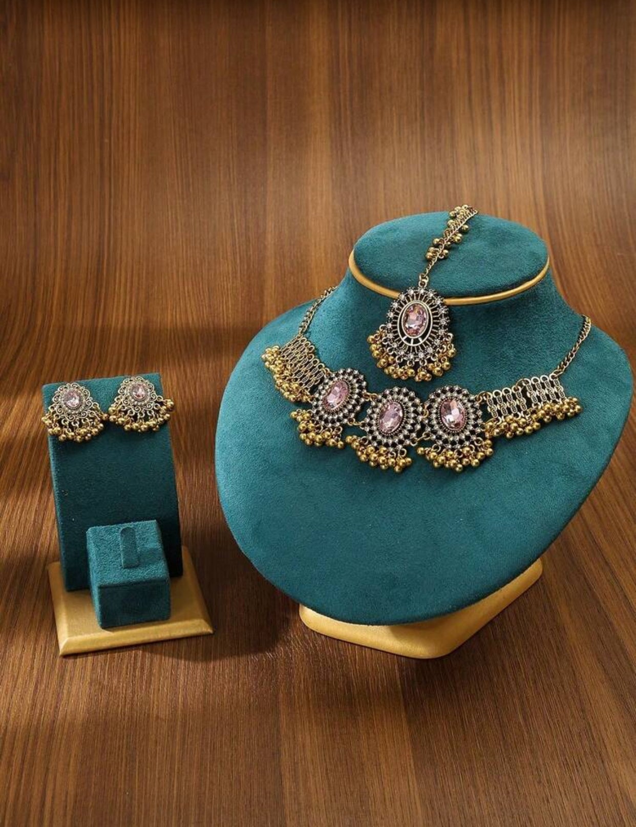 طقم مجوهرات نسائي ٤ قطع برونز عتيق