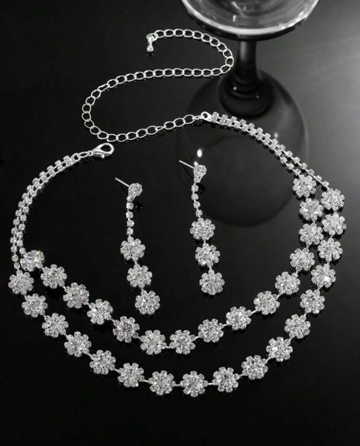 تاقمە بریقەدار یێ تەمام بۆ بویکان