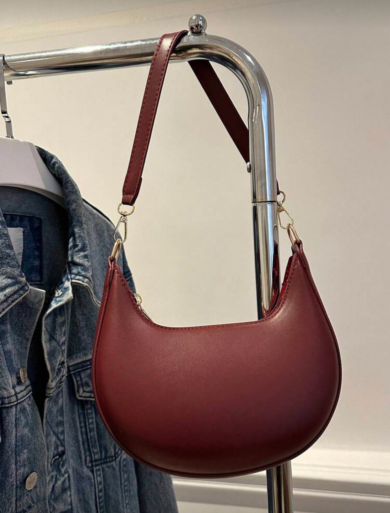 حقيبة كتف جلد PU بتصميم هلال