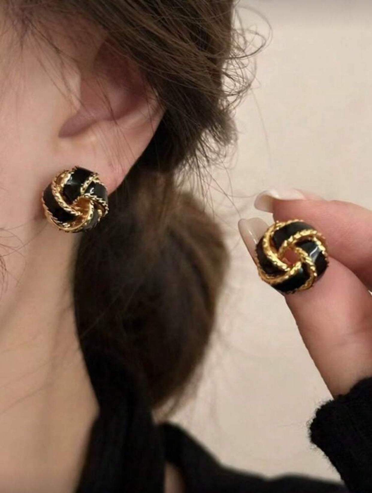 أقراط سمك منسوجة زجاجية أنيقة