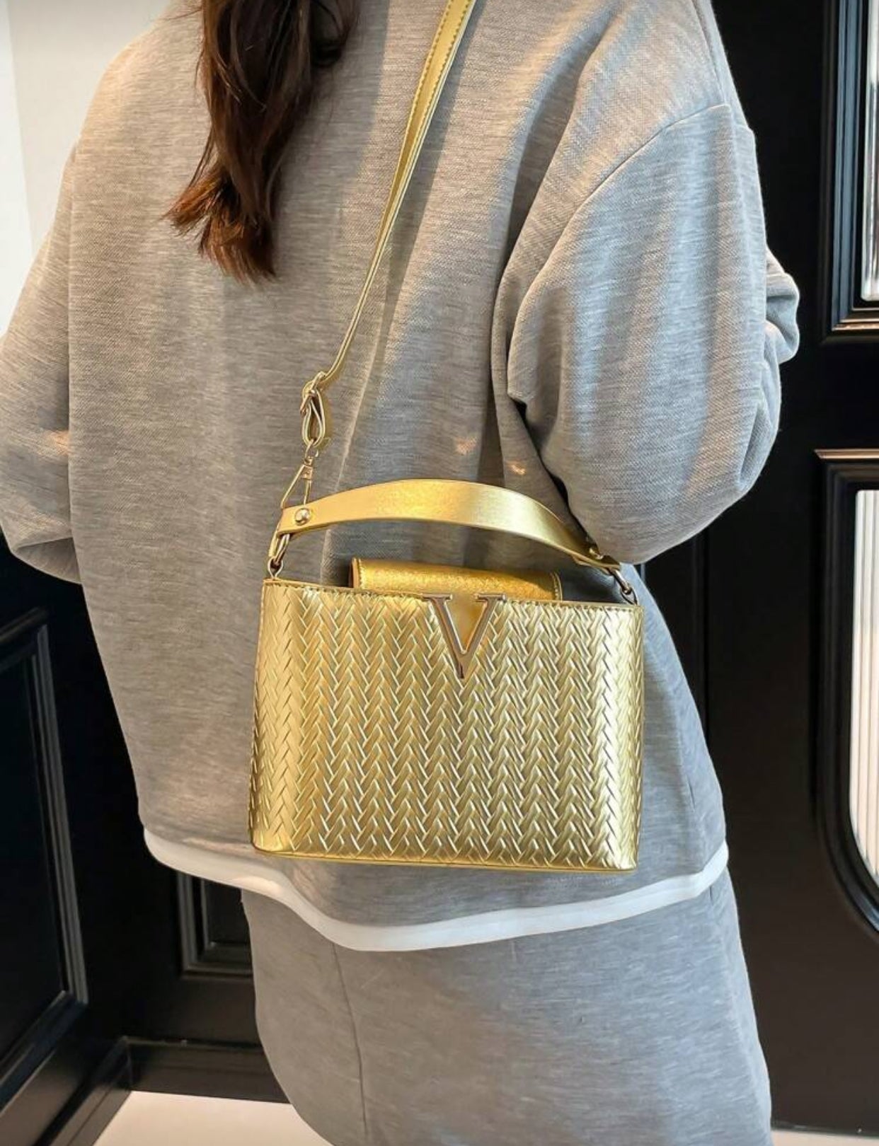 حقيبة كتف نسائية فاخرة بنقشة التمساح