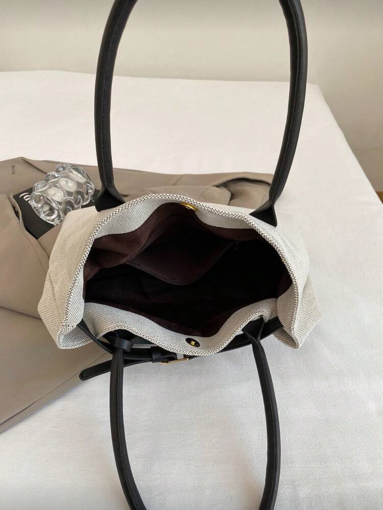 حقيبة قماش كبيرة مرقعة مع حزام