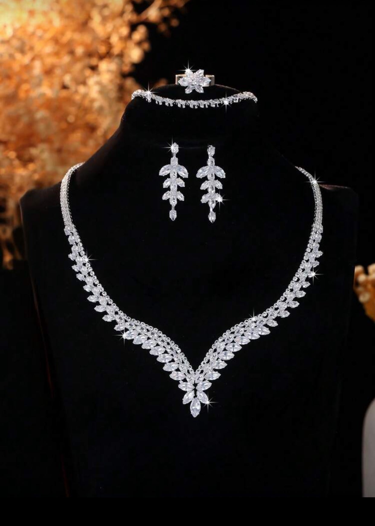 تاقمە ئيكسسوارێن فاخر یێن ئەندازەیی ب كريستال