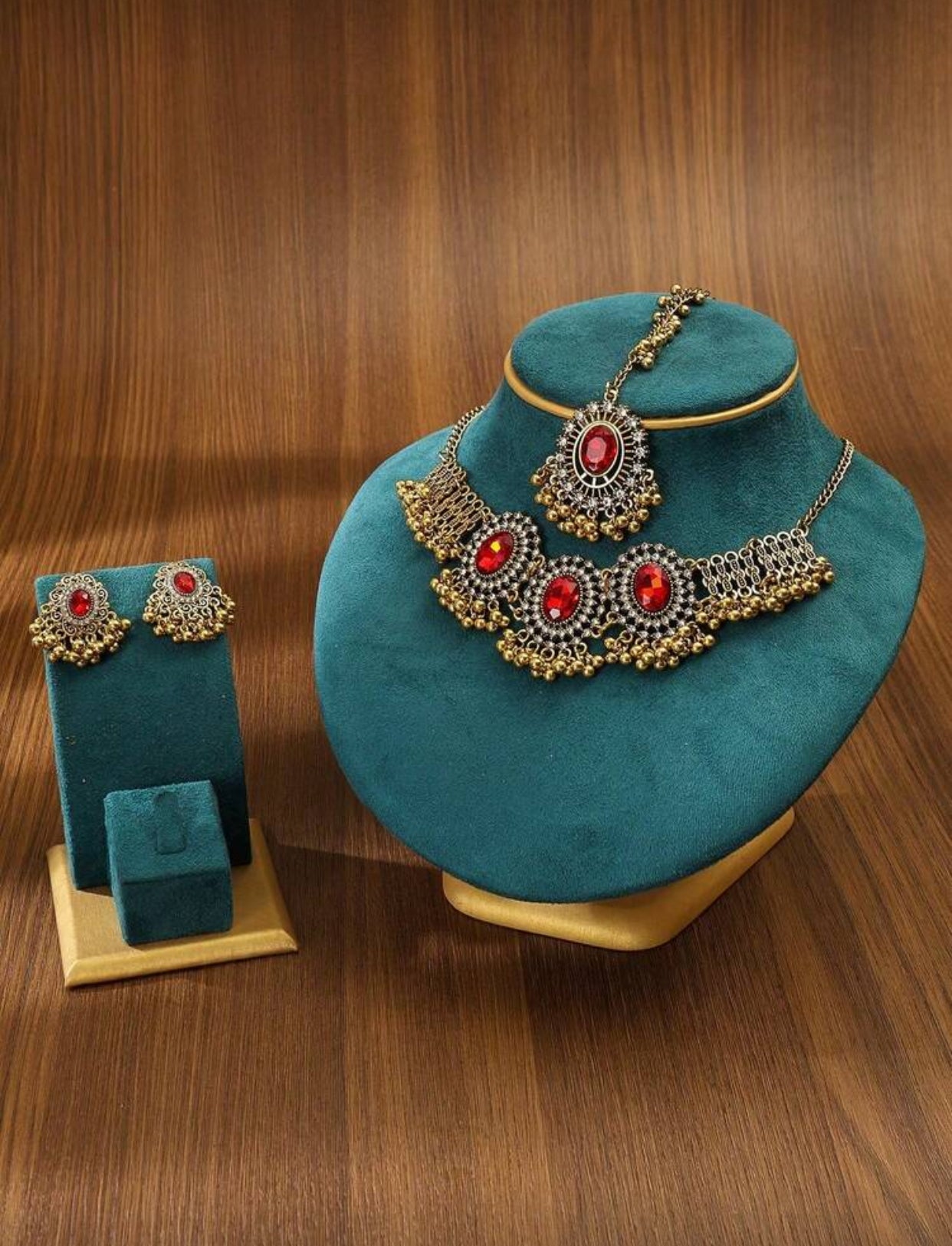 طقم مجوهرات نسائي ٤ قطع برونز عتيق