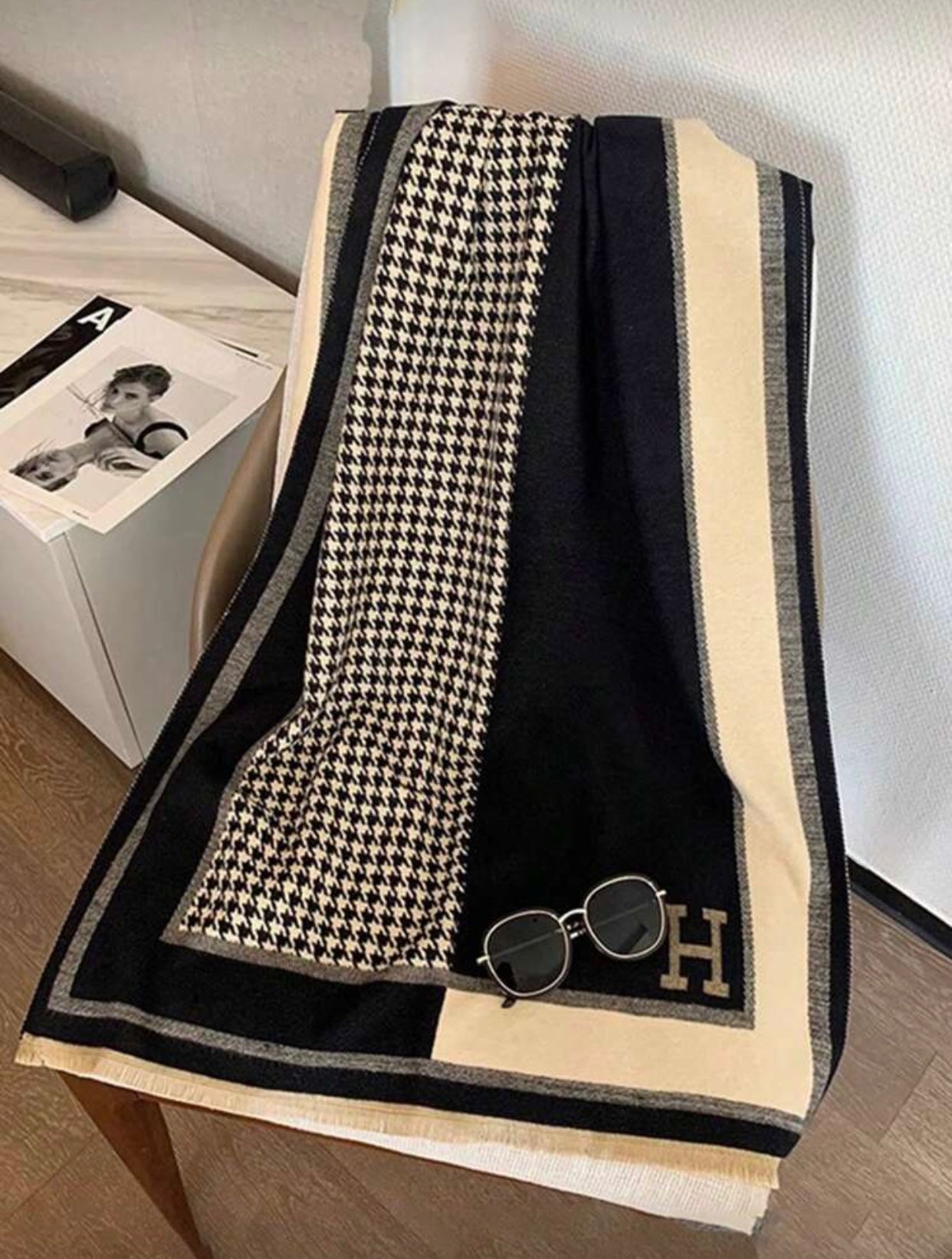 FADZOYLE Elegant Plaid Square Scarf for Women