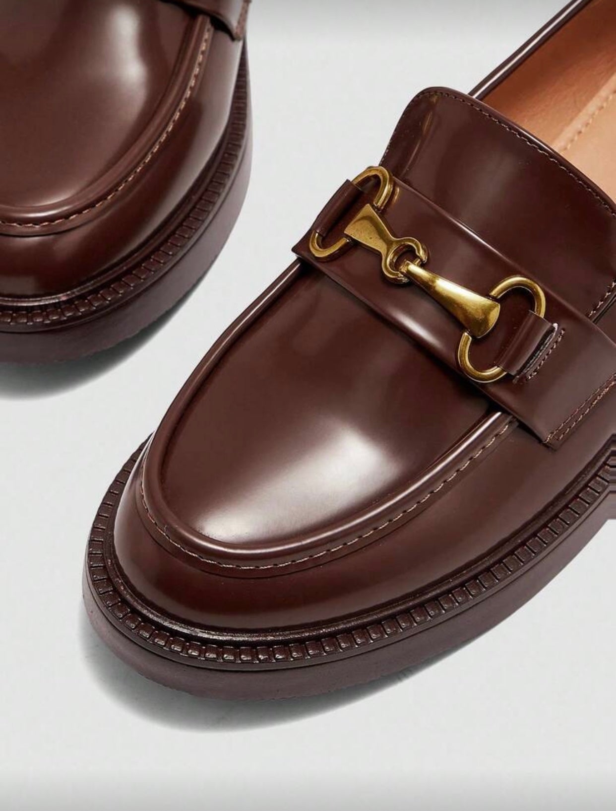 حذاء لوفر نسائي مريح بنعل سميك