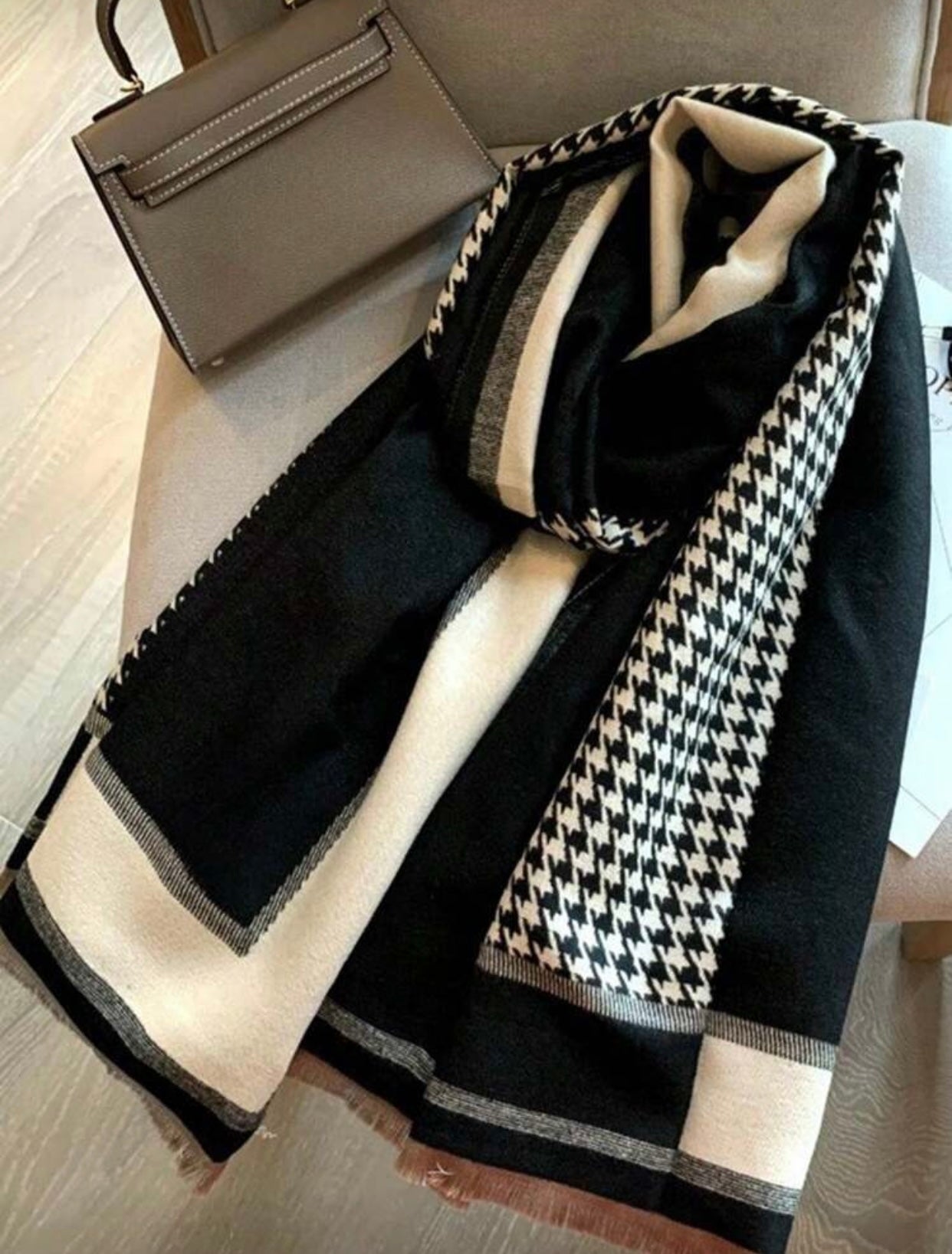 FADZOYLE Elegant Plaid Square Scarf for Women