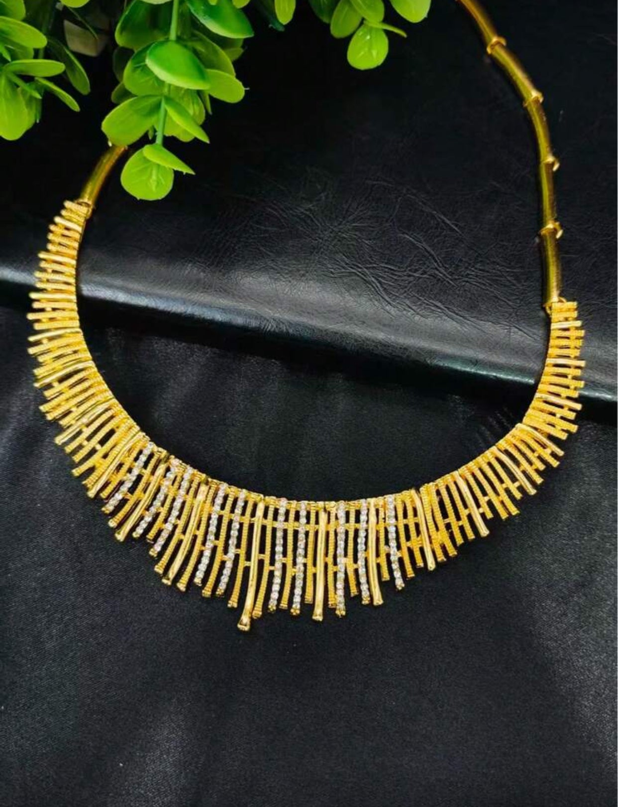 طقم مجوهرات نسائي أنيق مطلي بالذهب