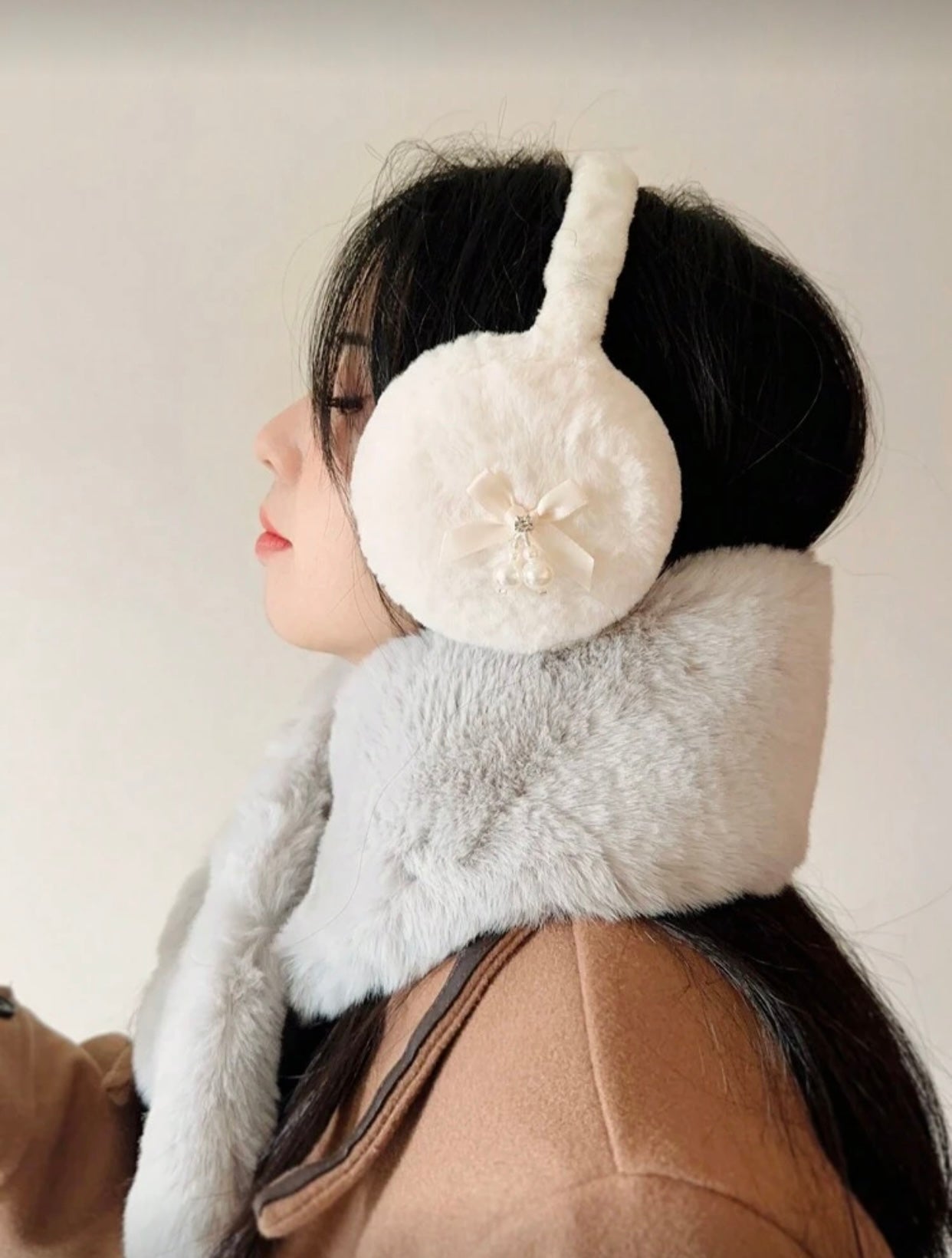 وشاح نسائي ناعم وفاخر بتصميم صليب