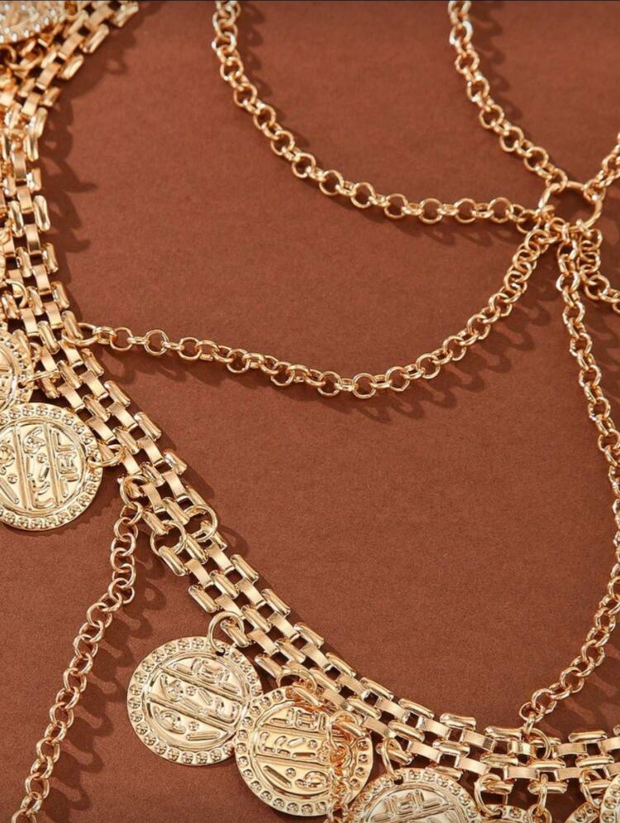 زنجيرا سەرى ب ليرێن زێڕى بۆ جەژنێ