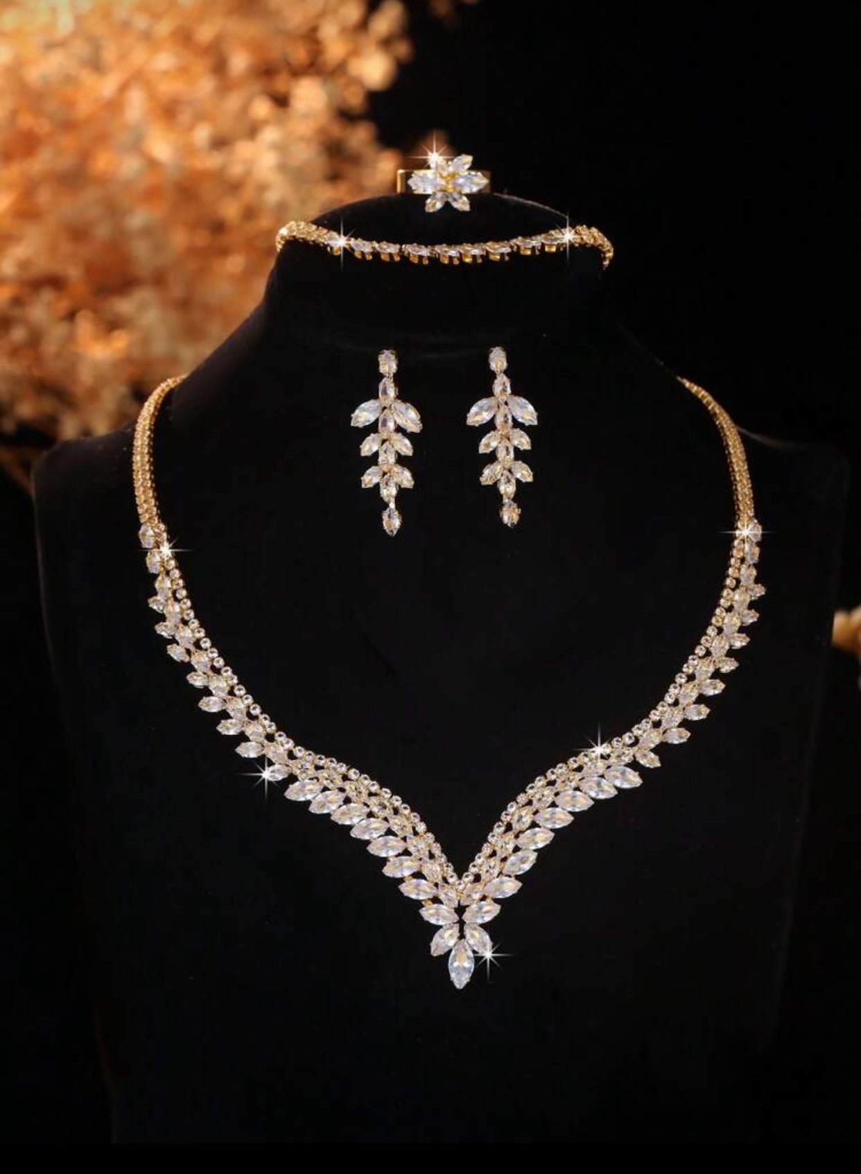 تاقمە ئيكسسوارێن فاخر یێن ئەندازەیی ب كريستال