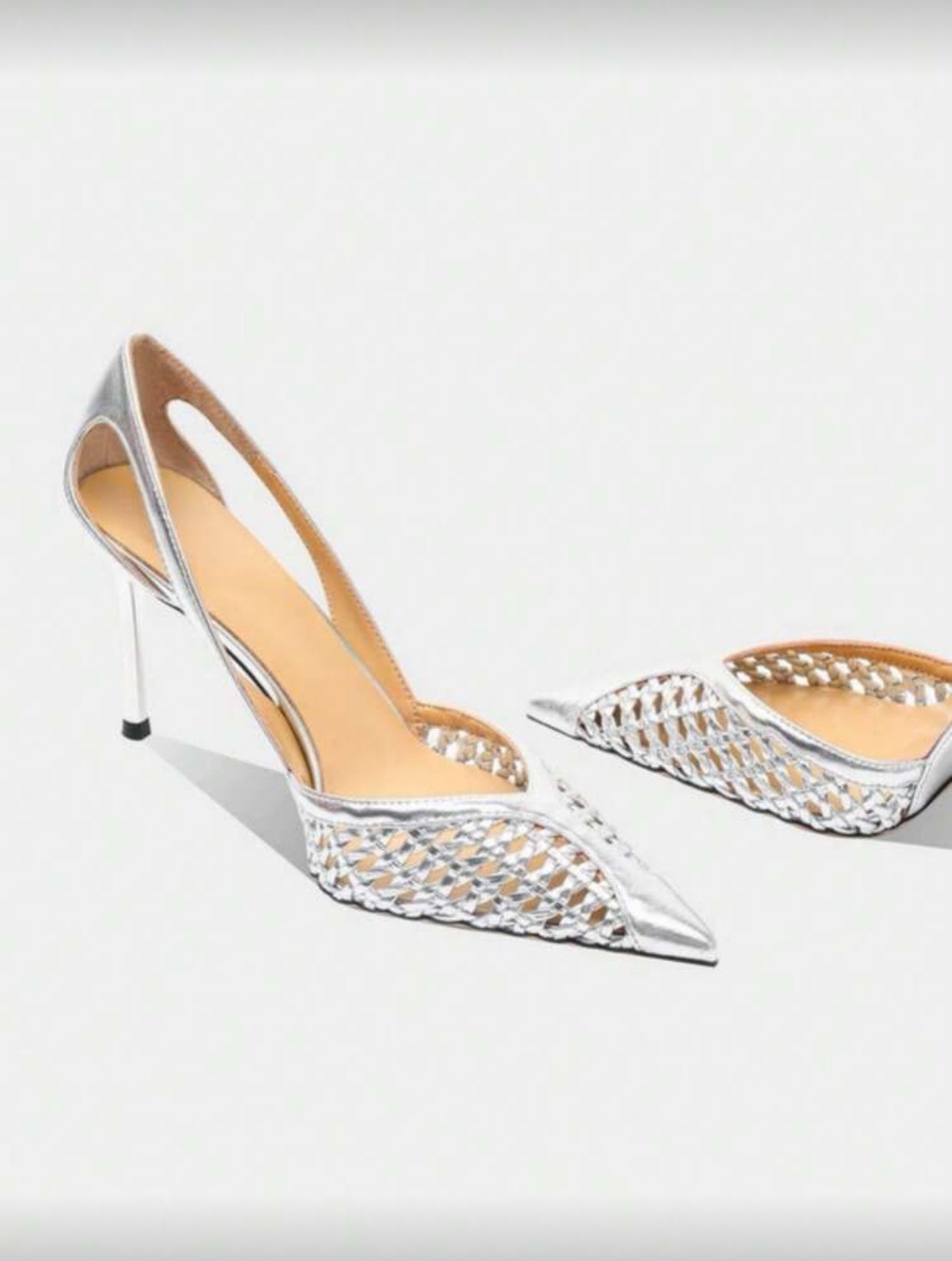 صندل نسائي كعب عالٍ بتصميم منسوج مميز