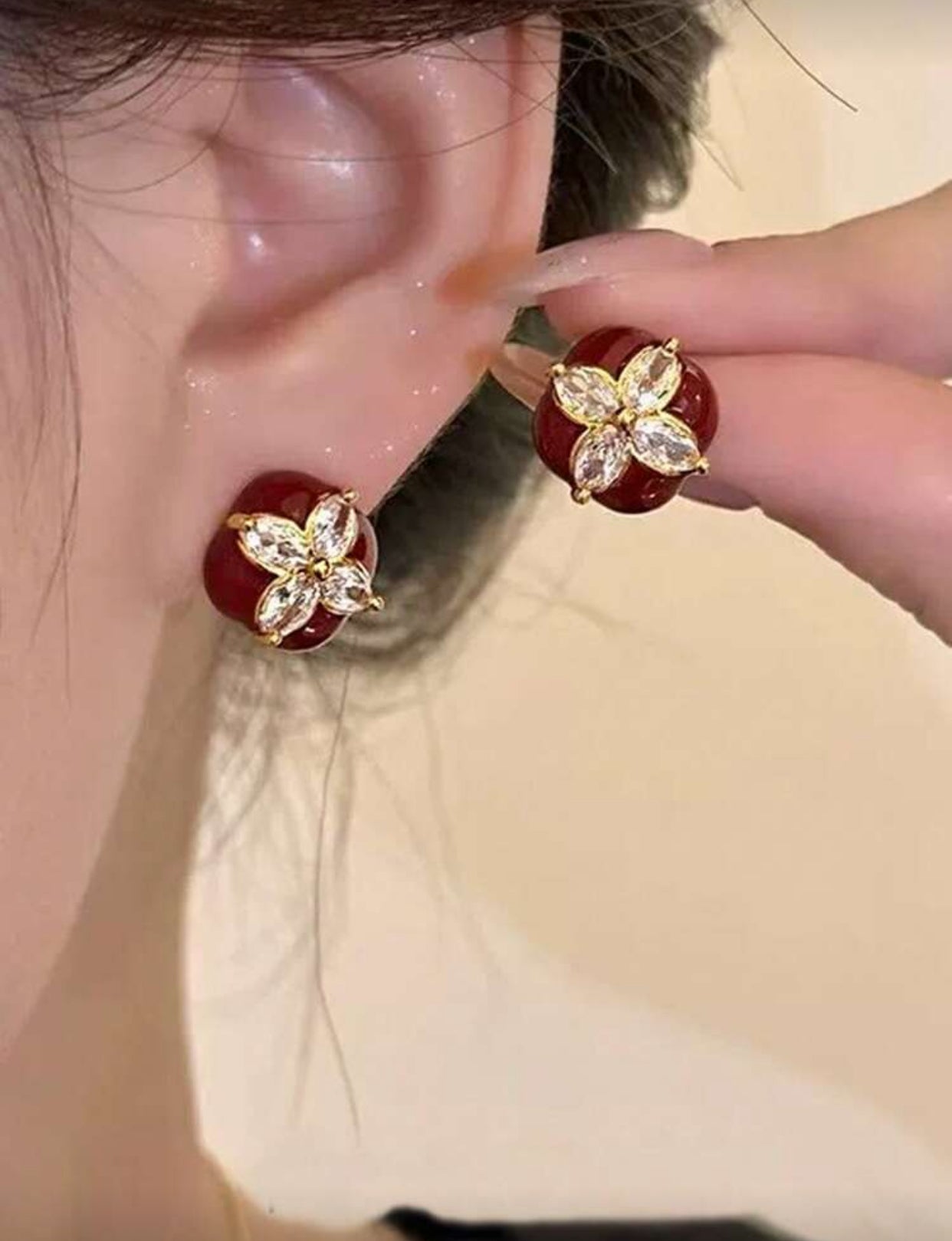 أقراط سمك منسوجة زجاجية أنيقة