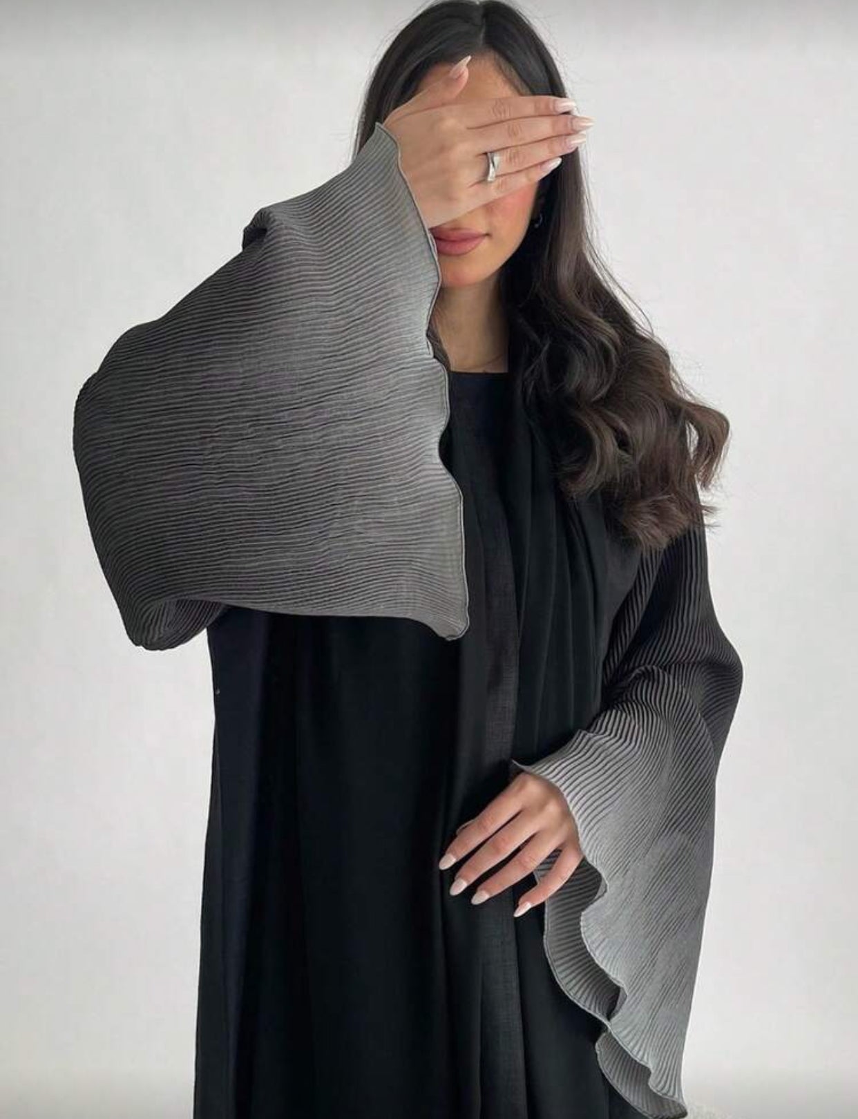 فستانەکێ درێژ ب رەنگێن تێکەلکری 