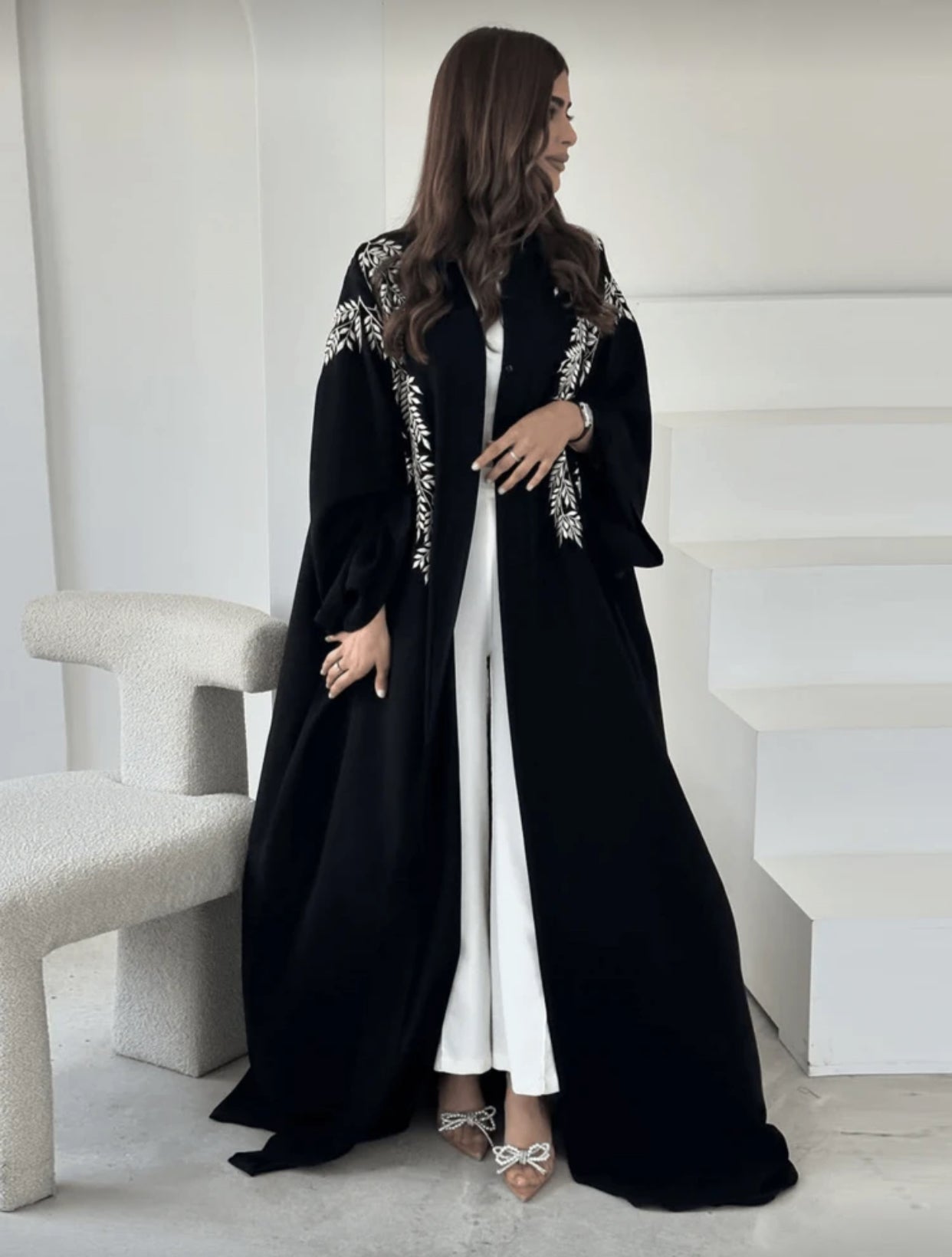 عەبايەکا نەخشاندى يا شيك ب باڵێن شەپەره