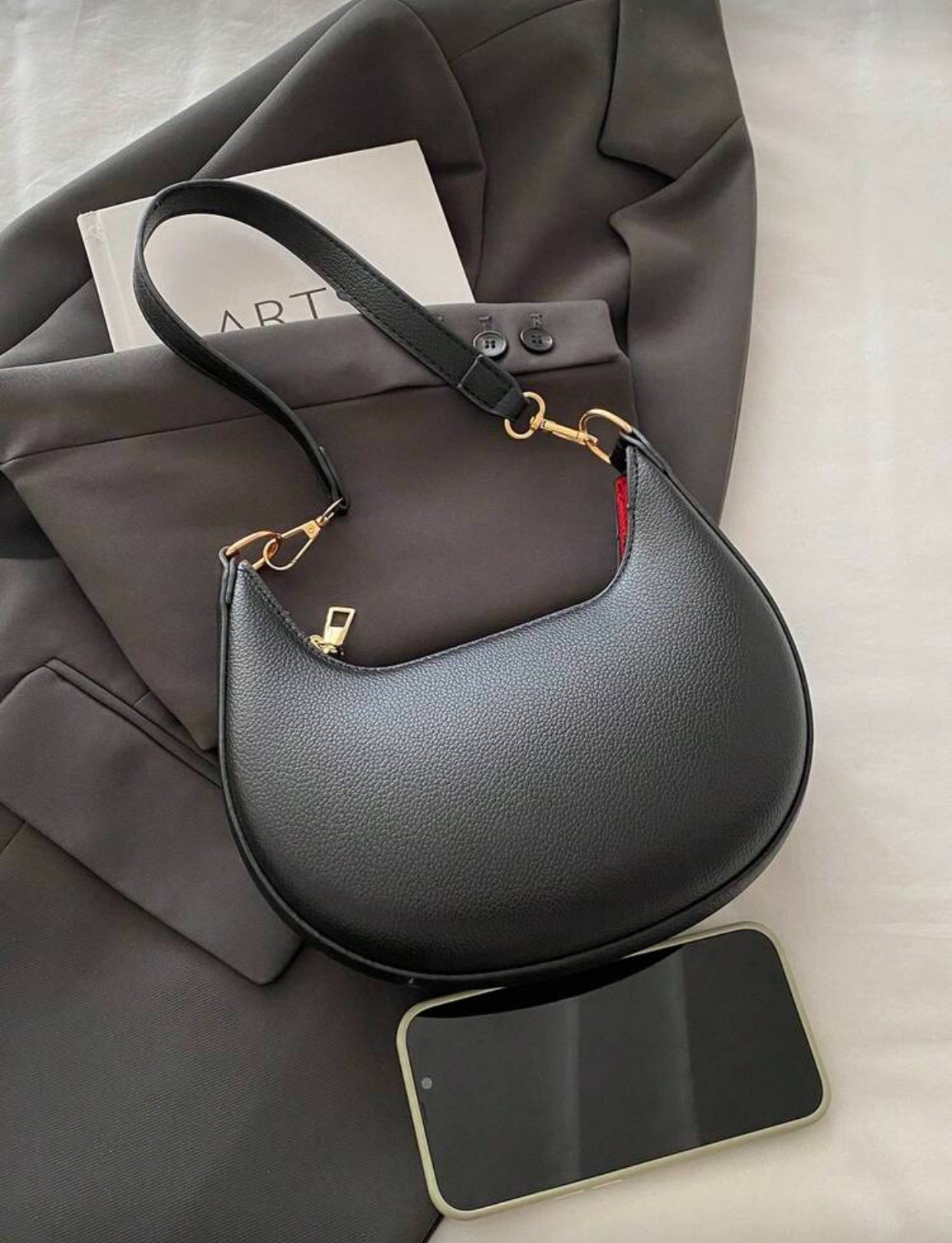 حقيبة كتف جلد PU بتصميم هلال