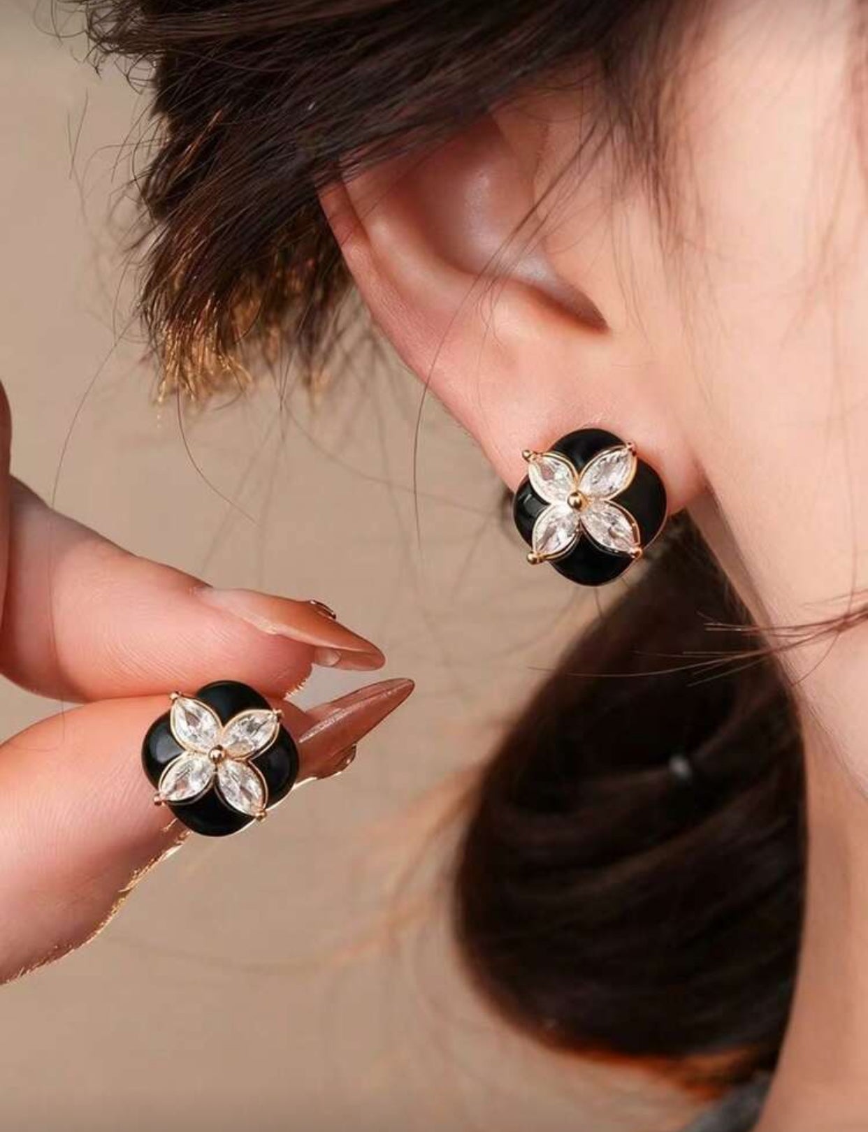 أقراط سمك منسوجة زجاجية أنيقة