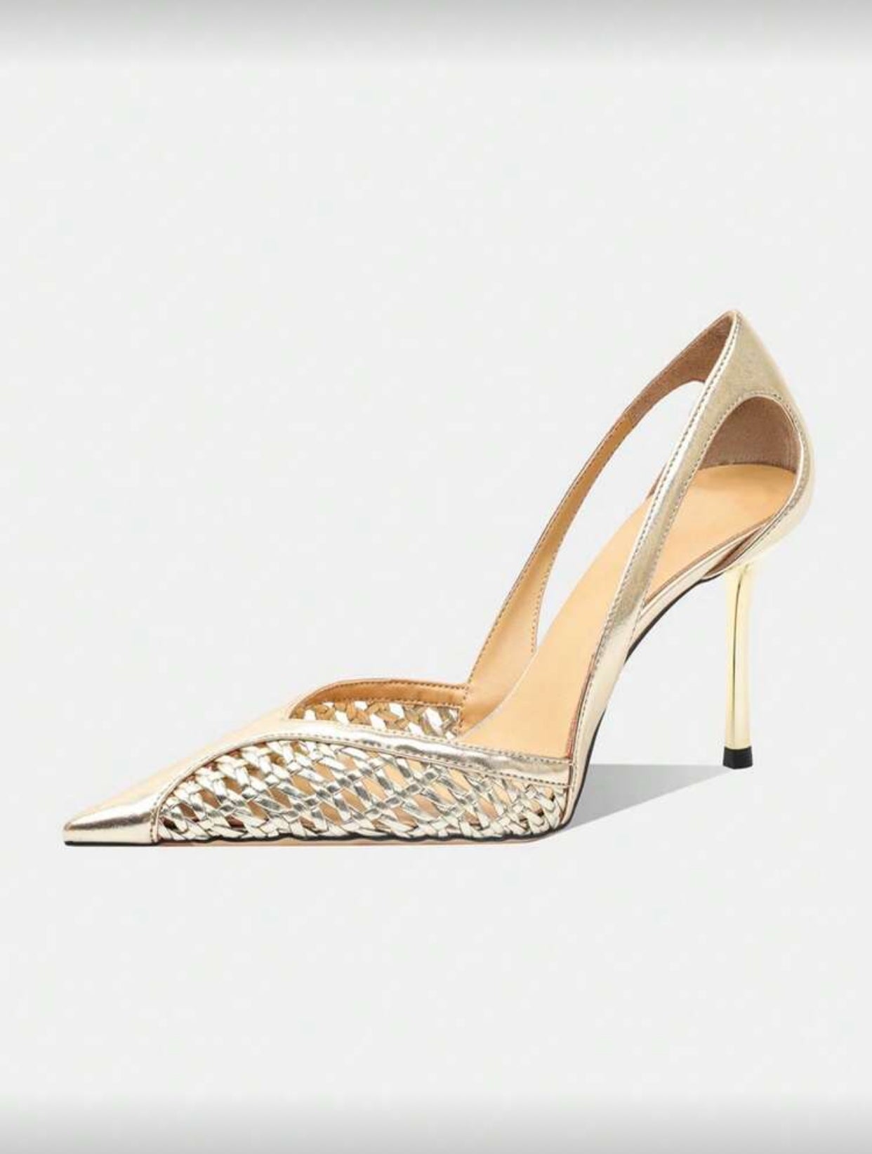 صندل نسائي كعب عالٍ بتصميم منسوج مميز