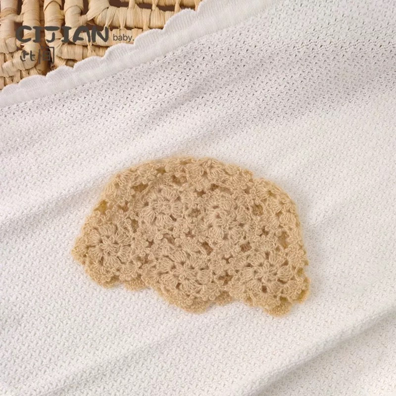 قبعة صيفية مفرغة ولطيفة 